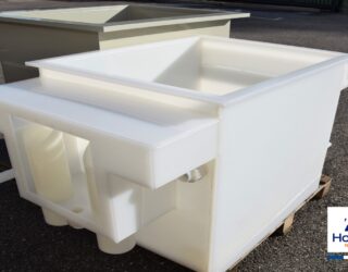 CUVE RECTANGULAIRE EN  PVDF POUR STOCKAGE D'UN BAIN ACIDE CHAUD
