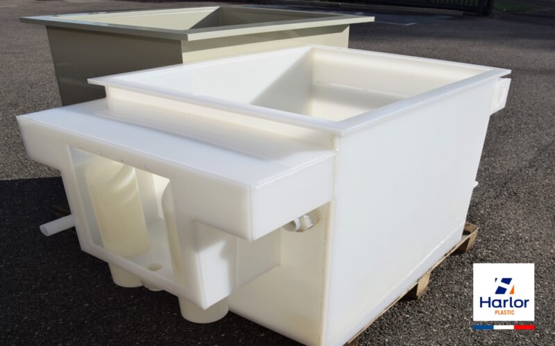 CUVE RECTANGULAIRE EN  PVDF POUR STOCKAGE D&rsquo;UN BAIN ACIDE CHAUD